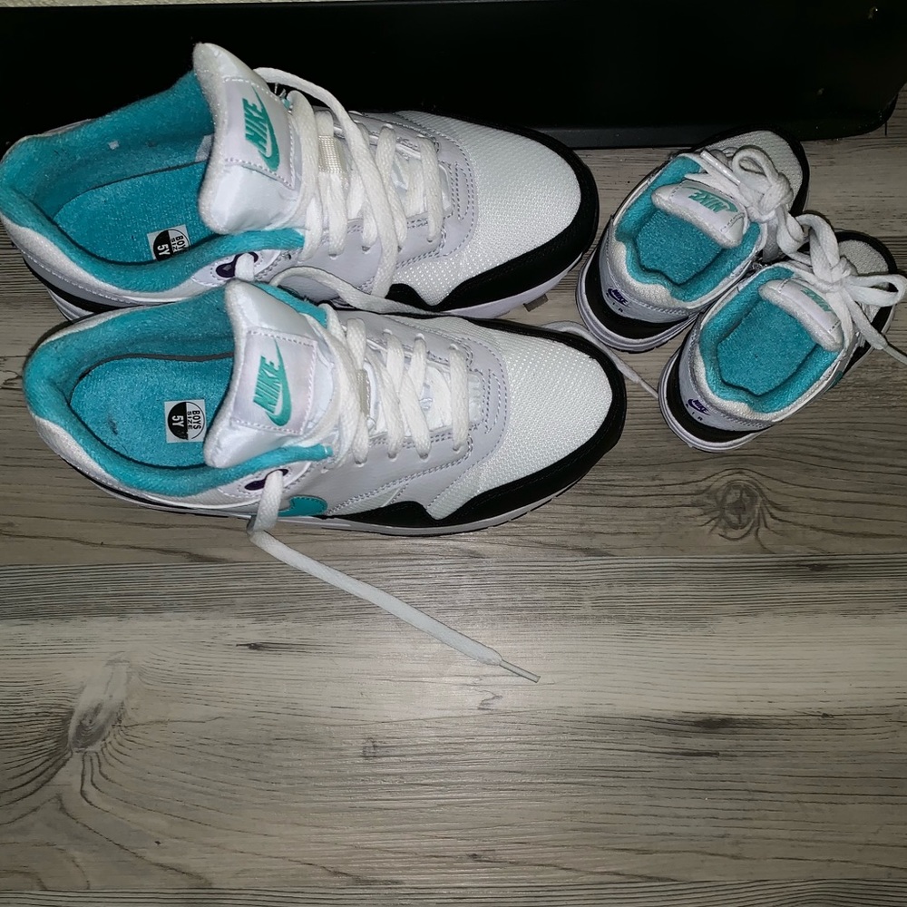 Nike Air Max 1 Price shown & purchased separately